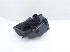 Корпус воздушного фильтра Nissan Terrano