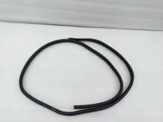 Уплотнитель проема двери Nissan Terrano