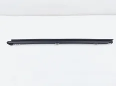 Уплотнитель стекла двери Toyota Camry