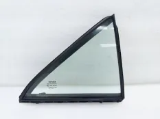 Форточка двери Toyota Camry