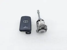 Ключ зажигания Toyota Camry