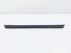 Уплотнитель стекла двери Renault Arkana