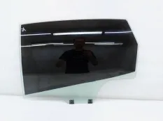 Стекло двери Renault Arkana