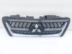 Решетка радиатора Mitsubishi Pajero