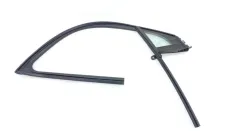 Форточка двери Kia Sportage