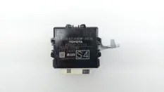 Блок управления двери Toyota Fortuner