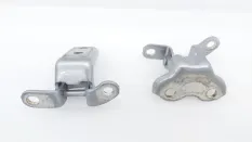 Петля двери Toyota Fortuner