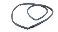 Уплотнитель проема двери Toyota Fortuner
