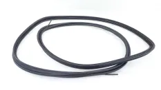 Уплотнитель двери багажника Toyota Fortuner