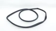 Уплотнитель проема двери Toyota RAV4