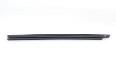 Уплотнитель стекла двери Toyota Corolla