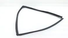 Уплотнитель стекла двери Toyota Corolla