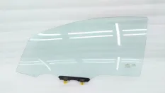 Стекло двери Toyota Corolla