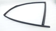 Уплотнитель стекла двери Nissan Qashqai