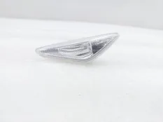 Повторитель поворота в крыло BMW X6