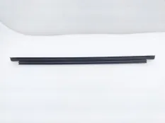 Уплотнитель стекла двери Mercedes-Benz Vito