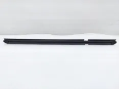 Уплотнитель стекла двери Toyota Land Cruiser
