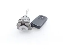 Ключ зажигания Toyota Land Cruiser