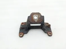 Кронштейн опоры двигателя Toyota Land Cruiser