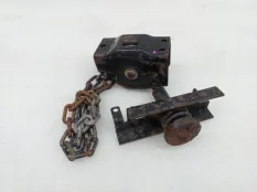 Механизм подъема запасного колеса Toyota Land Cruiser
