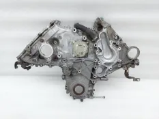 Крышка двигателя Toyota Land Cruiser