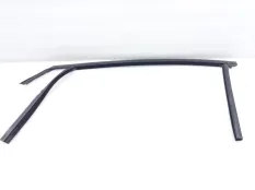 Уплотнитель стекла Ford Kuga