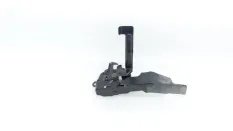 Замок капота Toyota Hilux