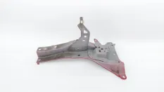 Кронштейн замка капота Toyota Hilux