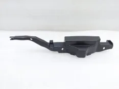 Кожух замка капота Toyota Land Cruiser