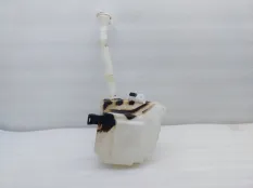 Бачок омывателя Mitsubishi Outlander