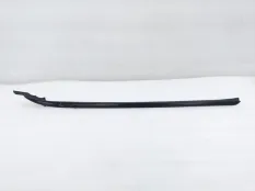 Молдинг лобового стекла Toyota Highlander