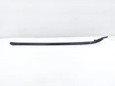Молдинг лобового стекла Toyota Highlander