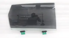 Стекло двери Audi Q7