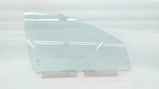 Стекло двери Volvo XC90