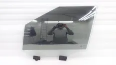 Стекло двери Kia Carnival