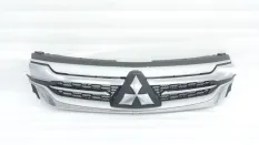 Решетка радиатора Mitsubishi Pajero Sport