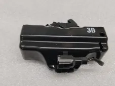 Замок капота Toyota Land Cruiser