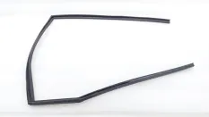 Уплотнитель стекла двери Honda CR-V