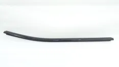 Молдинг стекла двери Hyundai Staria