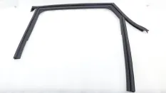 Уплотнитель стекла двери Skoda Karoq