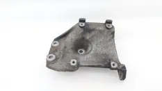 Кронштейн компрессора кондиционера Mitsubishi Pajero