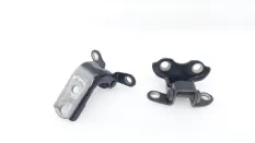 Петля двери Toyota Land Cruiser