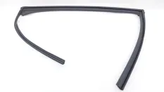 Уплотнитель стекла двери Toyota Alphard