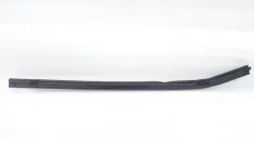 Уплотнитель стекла двери Toyota Alphard