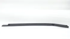 Уплотнитель стекла двери Toyota Alphard