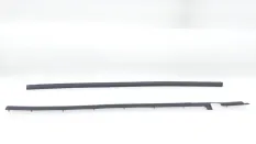 Уплотнитель двери Toyota Alphard