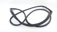 Уплотнитель двери Toyota Highlander