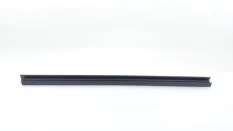 Уплотнитель стекла двери Skoda Fabia