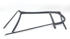 Уплотнитель стекла двери Skoda Fabia