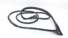 Уплотнитель двери Toyota Highlander